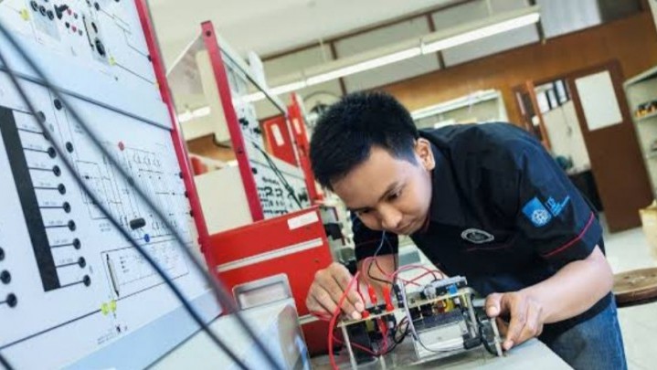 Pendidikan Vokasi Dinilai Solusi saat Banyaknya Pengangguran Lulusan SMK Pendidikan Vokasi Dinilai Solusi saat Banyaknya Pengangguran Lulusan SMK