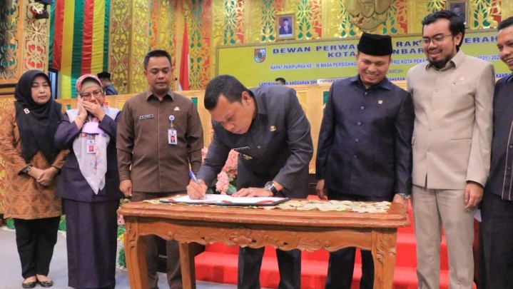 Ranperda Pelaksanaan APBD Pekanbaru 2021 Disetujui Ranperda Pelaksanaan APBD Pekanbaru 2021 Disetujui