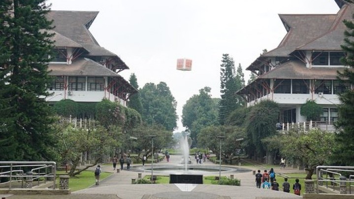 Provinsi dengan Perguruan Tinggi Terbanyak di Indonesia Provinsi dengan Perguruan Tinggi Terbanyak di Indonesia
