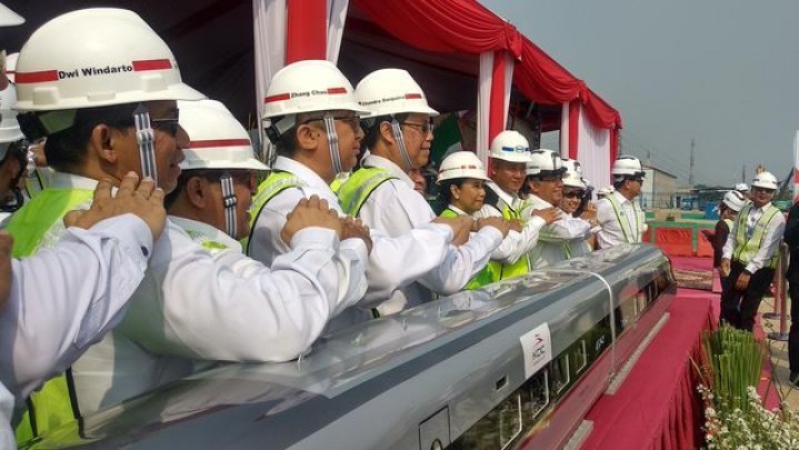 Proyek Kereta Cepat Jakarta Bandung, Indonesia Kena 'Prank' China Proyek Kereta Cepat Jakarta Bandung, Indonesia Kena 'Prank' China