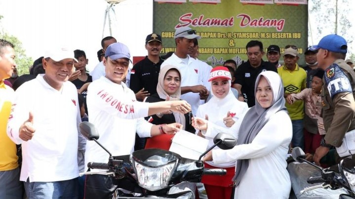 Semarak HUT Riau ke 65, Pemko Pekanbaru Taja Jalan Santai Semarak HUT Riau ke 65, Pemko Pekanbaru Taja Jalan Santai
