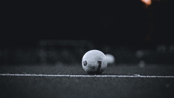 Pesepakbola Pria Lakukan Serangan Brutal pada Wasit Wanita Pesepakbola Pria Lakukan Serangan Brutal pada Wasit Wanita