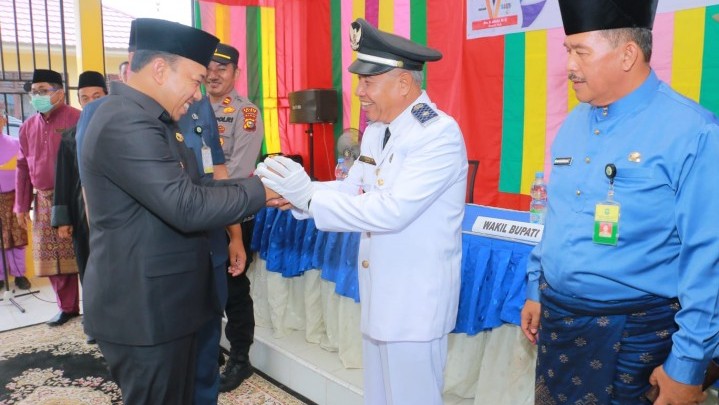 Wabup Siak Ingatkan Penghulu Ambil Keputusan Berdasarkan Data Wabup Siak Ingatkan Penghulu Ambil Keputusan Berdasarkan Data