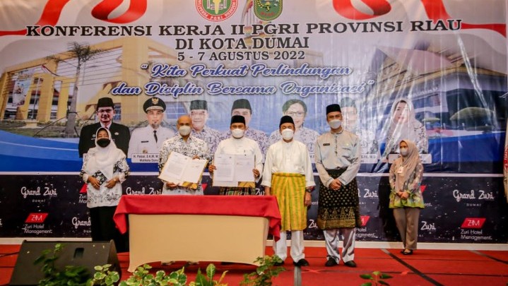 PGRI Riau Gelar Konferensi Kerja di Dumai, Ini Harapan Wako Paisal