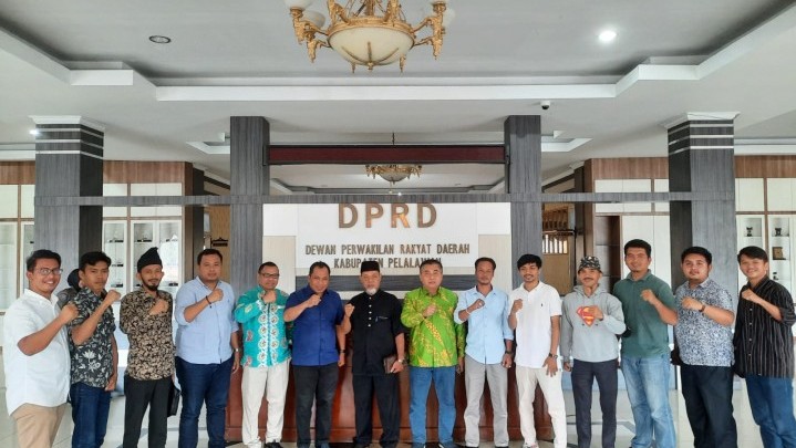 Ketua DPRD Pelalawan Dukung Penuh Pencabutan HGU PT.TUM Ketua DPRD Pelalawan Dukung Penuh Pencabutan HGU PT.TUM