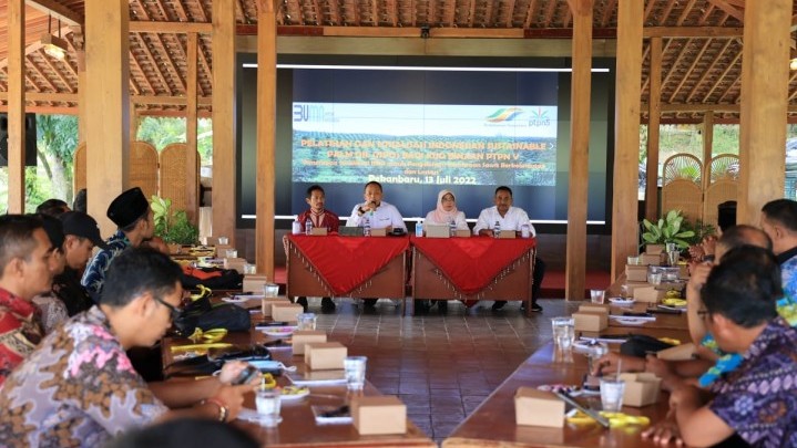 PTPN V Rangkul 5.000 Petani Sertifikasi ISPO PTPN V Rangkul 5.000 Petani Sertifikasi ISPO