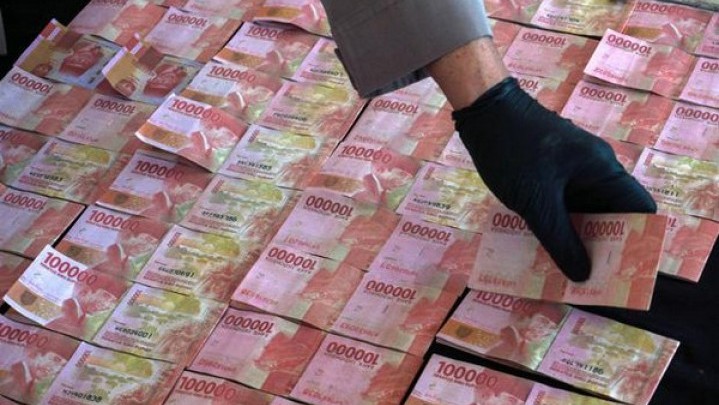 Bareskrim Polri Ungkap Percetakan Uang Palsu Bareskrim Polri Ungkap Percetakan Uang Palsu