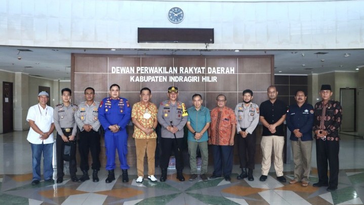 Perkuat Solidaritas, Kapolres Inhil Silaturahim dengan Pimpinan DPRD Perkuat Solidaritas, Kapolres Inhil Silaturahim dengan Pimpinan DPRD