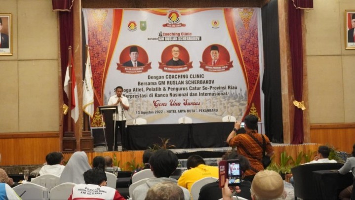 Gelar Coaching Clinic, Percasi Riau Hadirkan Grand Master Internasional Dari Rusia Ruslan Scherbakov Gelar Coaching Clinic, Percasi Riau Hadirkan Grand Master Internasional Dari Rusia Ruslan Scherbakov