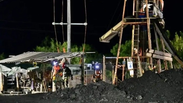 Dua Pekan 10 Penambang Batu Bara Terjebak, Keluarga Putus Asa Dua Pekan 10 Penambang Batu Bara Terjebak, Keluarga Putus Asa