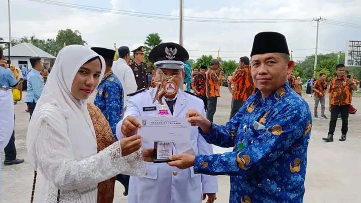 Lomba di HUT RI Ke-77 Antar Desa Kecamatan Tambang, Desa Padang Luas Bawa Pulang Dua Piala Lomba di HUT RI Ke-77 Antar Desa Kecamatan Tambang, Desa Padang Luas Bawa Pulang Dua Piala