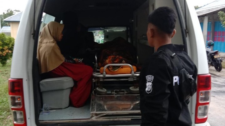 Disambar Petir, Mahasiswi KKN dan Orang Tuanya Tewas di Pantai Rupat