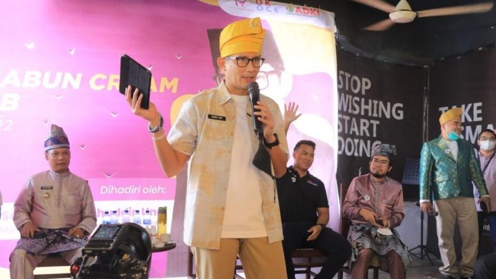 Menteri Sandiaga Dorong Pelaku UMKM Olah Limbah Sawit