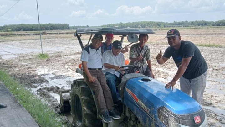 Pj Bupati Ingin Kampar Jadi Daerah Swasembada Beras Pj Bupati Ingin Kampar Jadi Daerah Swasembada Beras