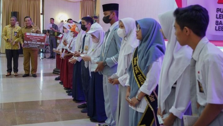 Program Kejar, Kini 43,17 Pelajar di Riau Punya Rekening