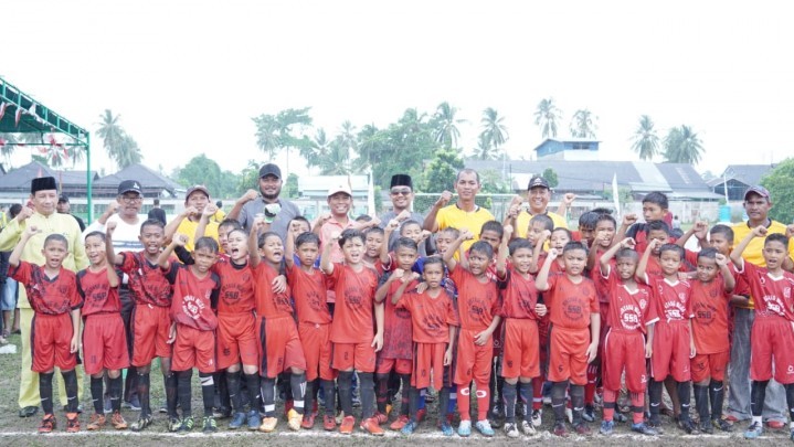 Wabup Rohil Buka Turnamen Sepakbola Usia Dini Wabup Rohil Buka Turnamen Sepakbola Usia Dini