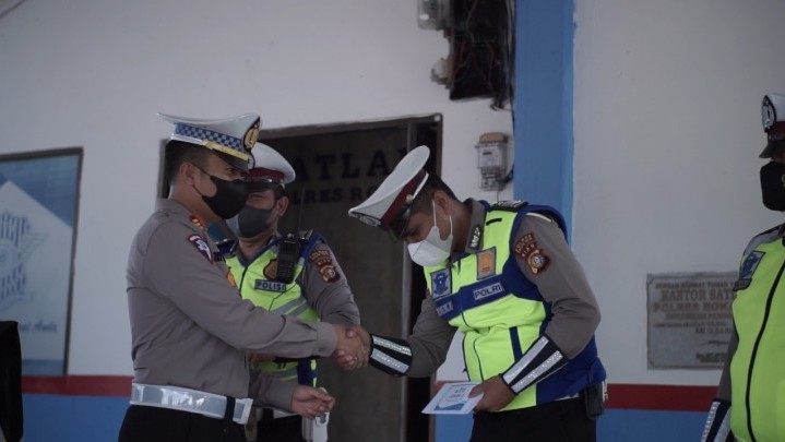 Polres Rohil Beri Reward Personel Berprestasi