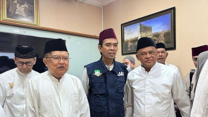 Safari Jumpai Tokoh Nasional, UAS Maju Pilpres 2024?
