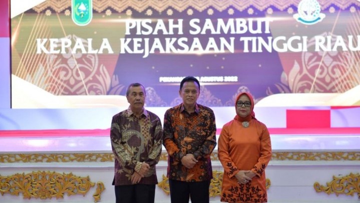 Gubri Syamsuar Hadiri Pisah Sambut Kajati Riau