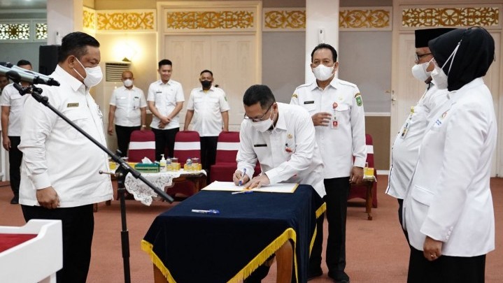 Berikut Pesan Penting Sekdaprov Riau pada Puluhan ASN yang Jadi Pejabat Fungsional Berikut Pesan Penting Sekdaprov Riau pada Puluhan ASN yang Jadi Pejabat Fungsional