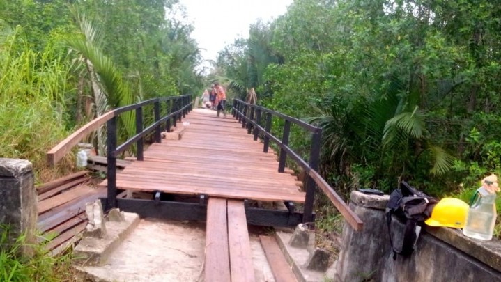Seperti Ini Kondisi Jembatan Sungai Pinggan Inhil Dalam Penanganan Darurat Seperti Ini Kondisi Jembatan Sungai Pinggan Inhil Dalam Penanganan Darurat