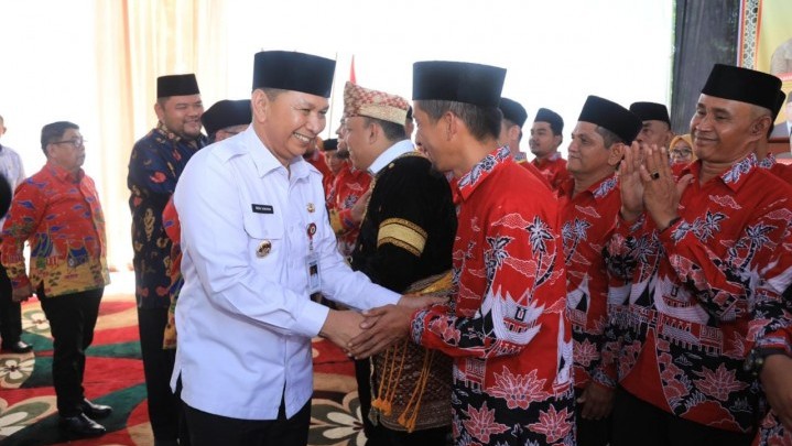 Wabup Indra Minta IKMR Bersinergi Bangun Rokan Hulu Wabup Indra Minta IKMR Bersinergi Bangun Rokan Hulu