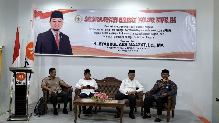 Syahrul Aidi Gelar Sosialisasi Empat Pilar MPRRI di Pulau Birandang Syahrul Aidi Gelar Sosialisasi Empat Pilar MPRRI di Pulau Birandang