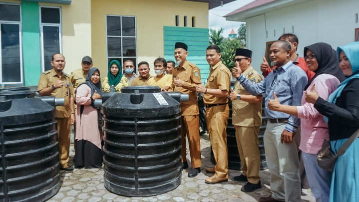 Bantuan 100 Unit Tanki Septik Diterima Warga Dumai Bantuan 100 Unit Tanki Septik Diterima Warga Dumai