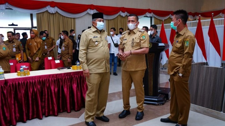 Bupati Alfedri Akan Evaluasi Program MCP Usai Pertemuan dengan KPK Bupati Alfedri Akan Evaluasi Program MCP Usai Pertemuan dengan KPK