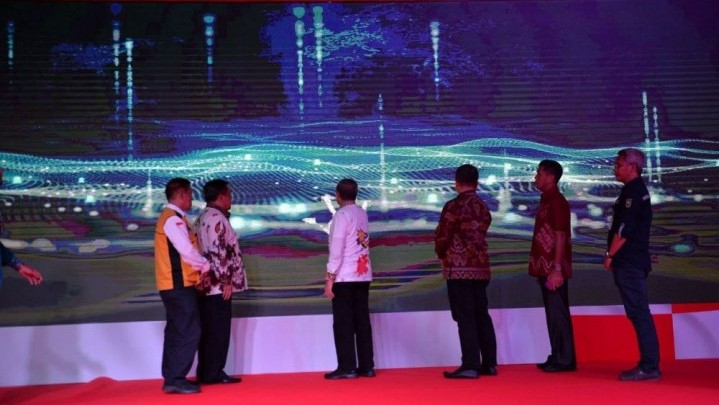 Masyarakat Riau Kini Bisa Adukan Jalan Rusak Melalui Aplikasi Masyarakat Riau Kini Bisa Adukan Jalan Rusak Melalui Aplikasi