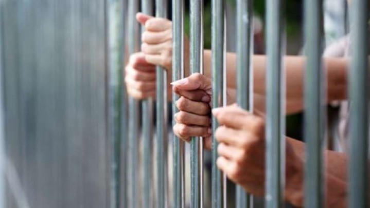 ART Pencuri Ratusan Juta Rupiah Milik Majikan Diringkus Polresta Tanjungpinang ART Pencuri Ratusan Juta Rupiah Milik Majikan Diringkus Polresta Tanjungpinang