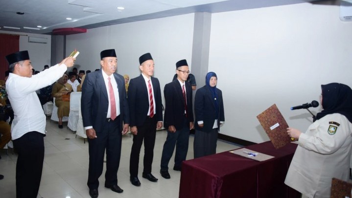 Pimpinan Baznas Bengkalis Dilantik, Bupati Minta Lakukan Terobosan 5 Tahun ke Depan Pimpinan Baznas Bengkalis Dilantik, Bupati Minta Lakukan Terobosan 5 Tahun ke Depan