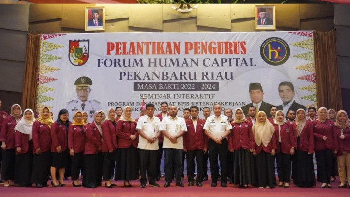 Wakili Wako Pekanbaru, Asisten I Syoffaizal Lantik Pengurus Forum Human Capital Pekanbaru Riau Periode 2022-2024 Wakili Wako Pekanbaru, Asisten I Syoffaizal Lantik Pengurus Forum Human Capital Pekanbaru Riau Periode 2022-2024