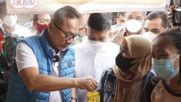 Mendag Zulhas Garansi Harga Bahan Pokok Tetap Stabil Meski Harga BBM Naik