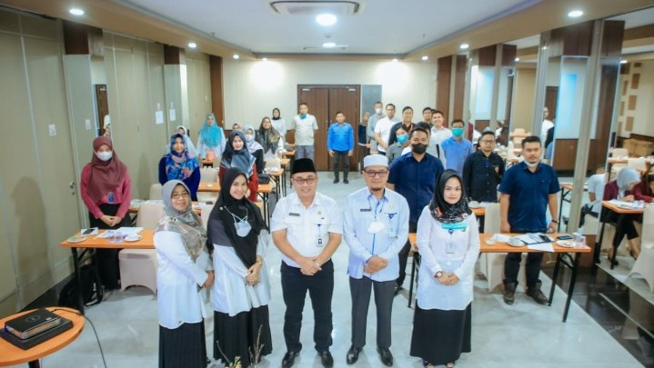 Bimtek Perizinan Berusaha Berbasis Risiko Dibagikan pada Pelaku Usaha di Dumai Bimtek Perizinan Berusaha Berbasis Risiko Dibagikan pada Pelaku Usaha di Dumai