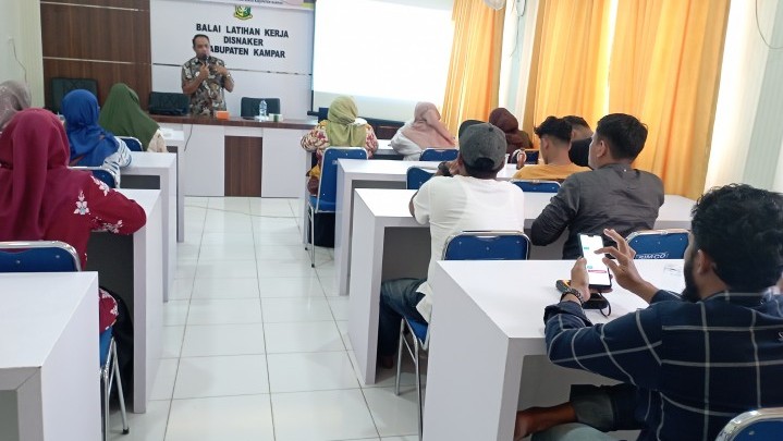 Pelaku UMKM di Kampar Dapat Pelatihan Pemasaran dari Marketplace Pelaku UMKM di Kampar Dapat Pelatihan Pemasaran dari Marketplace