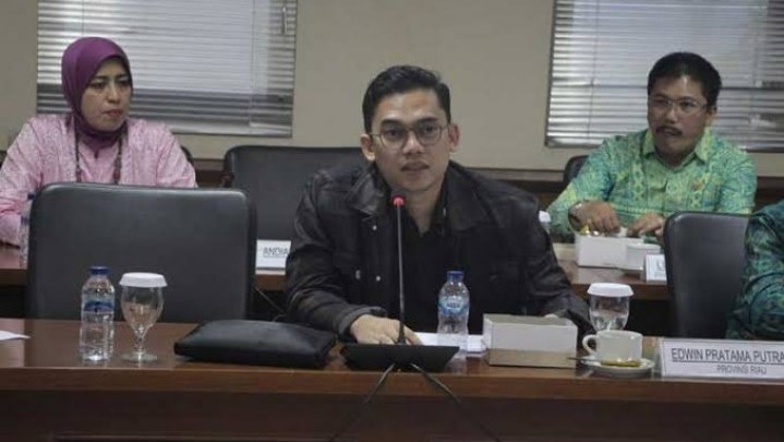 Senator Edwin Pratama Minta Pemerintah Sesuaikan Kebijakan Harga BBM dengan Kondisi Pasar