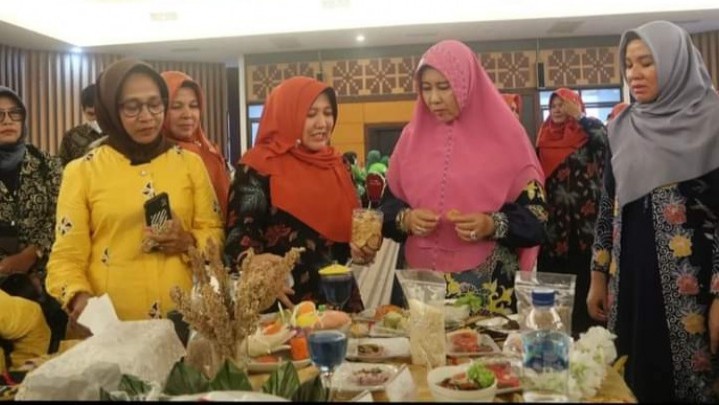 TP PKK Inhil Gagal Dapat Juara di Lomba Lomba Cipta Menu B2SA Tingkat Provinsi TP PKK Inhil Gagal Dapat Juara di Lomba Lomba Cipta Menu B2SA Tingkat Provinsi