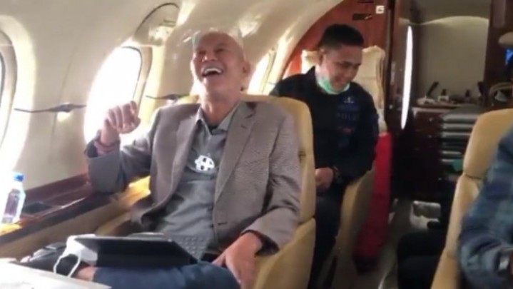 Anggota DPR Pengusul Listrik 450 VA Dihapus Pamer Naik Jet Pribadi Anggota DPR Pengusul Listrik 450 VA Dihapus Pamer Naik Jet Pribadi