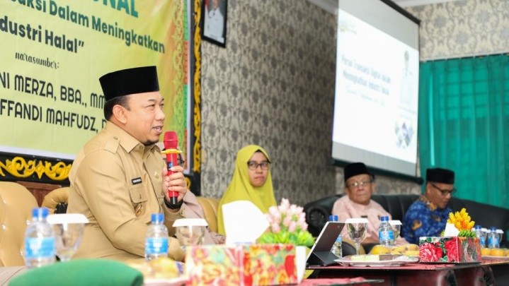 Konsep Industri Halal Dipaparkan Wabup Siak di Seminar Nasional