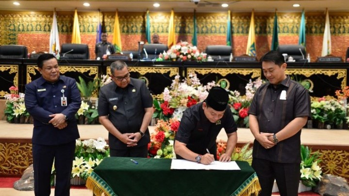 DPRD dan Pemprov Riau Sepakati KUA-PPAS Perubahan APBD Riau 2022 DPRD dan Pemprov Riau Sepakati KUA-PPAS Perubahan APBD Riau 2022