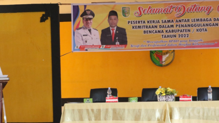 Plt Bupati Suhardiman Amby: BPBD Menjadi Obat dan Penolong Masyarakat Plt Bupati Suhardiman Amby: BPBD Menjadi Obat dan Penolong Masyarakat