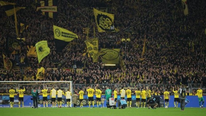 Fans Dortmund Dukung Aremania: Malang Kamu Tidak Sendirian Fans Dortmund Dukung Aremania: Malang Kamu Tidak Sendirian