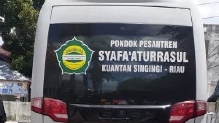 Ponpes di Kuansing Dapat Bantuan Mobil Operasional dari Pemprov Riau