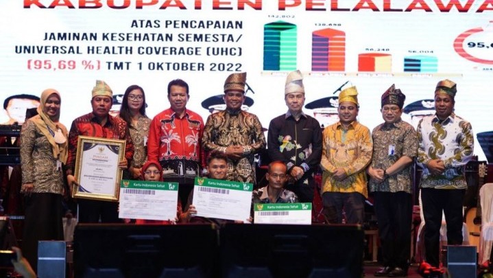 Gubri Syamsuar Banggakan Program Berobat Gratis di Pelalawan Gubri Syamsuar Banggakan Program Berobat Gratis di Pelalawan