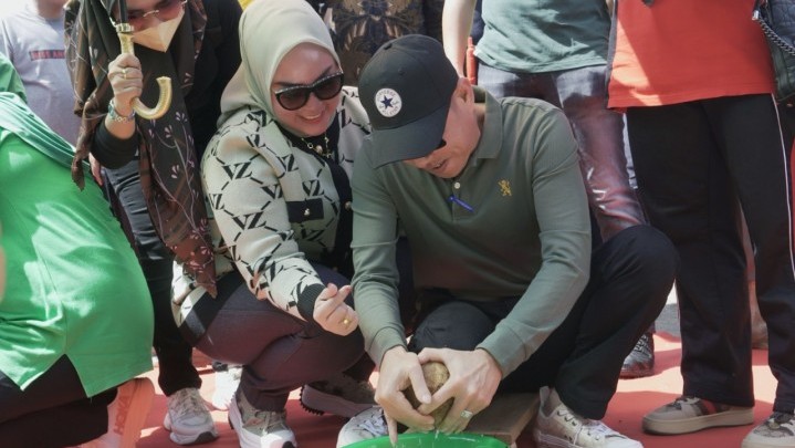 HUT Kabupaten Rohil ke-23 Diramaikan dengan Perlombaan Hiburan Rakyat HUT Kabupaten Rohil ke-23 Diramaikan dengan Perlombaan Hiburan Rakyat