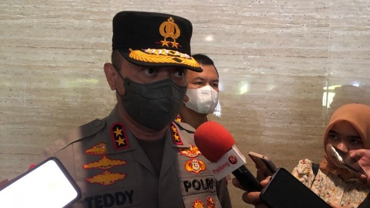 Ini Pasal yang Diterapkan pada Irjen Teddy Minahasa Dkk