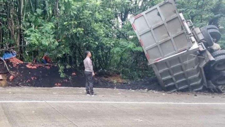 Truk Kecelakaan di Sitinjau Lauik, Sopir meninggal Dunia