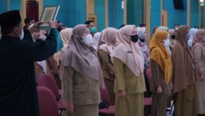 Pejabat Fungsional Pemprov Riau Bertambah 61 Orang Pejabat Fungsional Pemprov Riau Bertambah 61 Orang