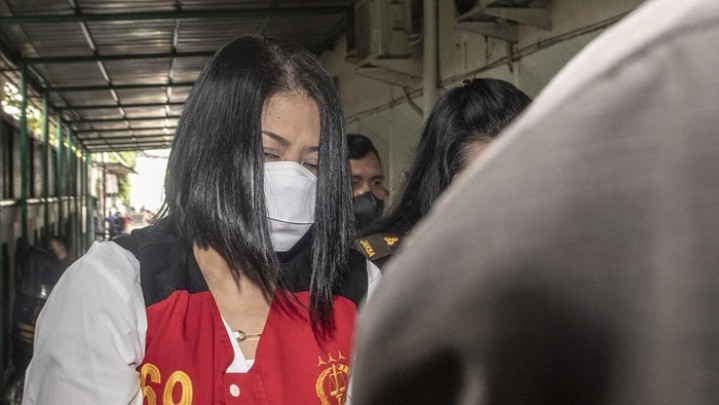 Pengacara Bantah Putri Kasih Handphone ke Tiga Anak Buahnya usai Membunuh Yosua Pengacara Bantah Putri Kasih Handphone ke Tiga Anak Buahnya usai Membunuh Yosua